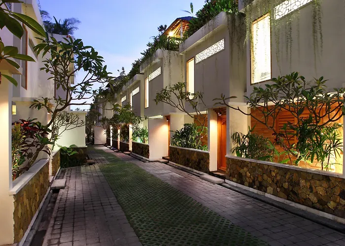 Villa Kayu Raja - Villa exterior